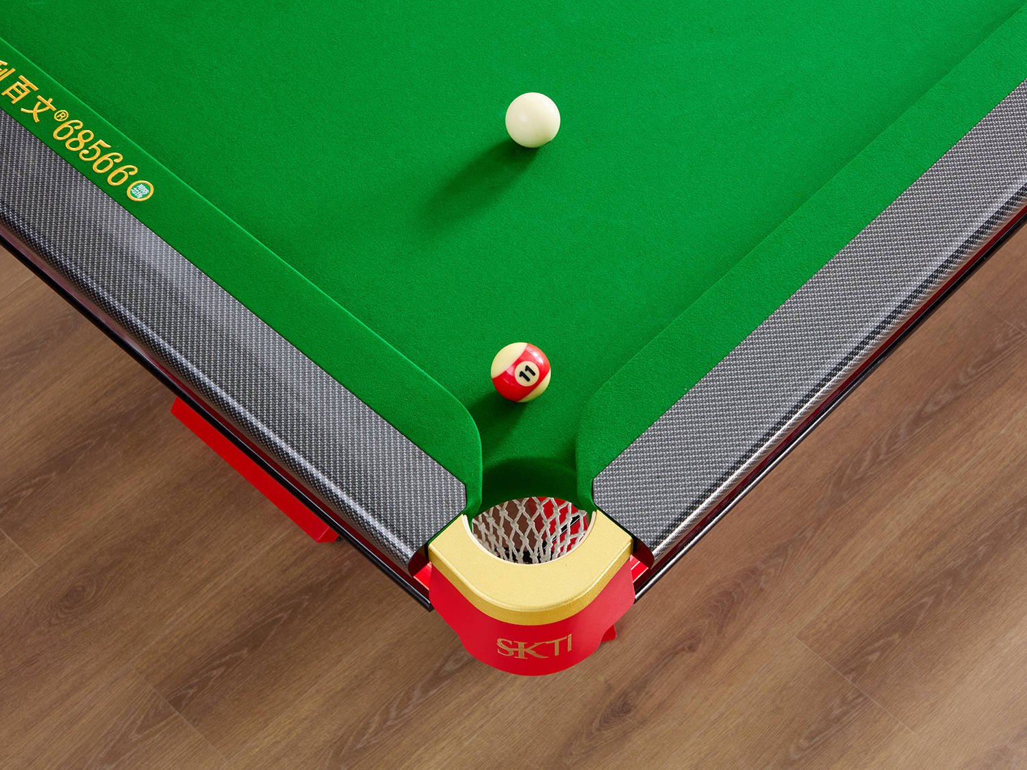 稳定, 为全世界台, 皇爵不仅提